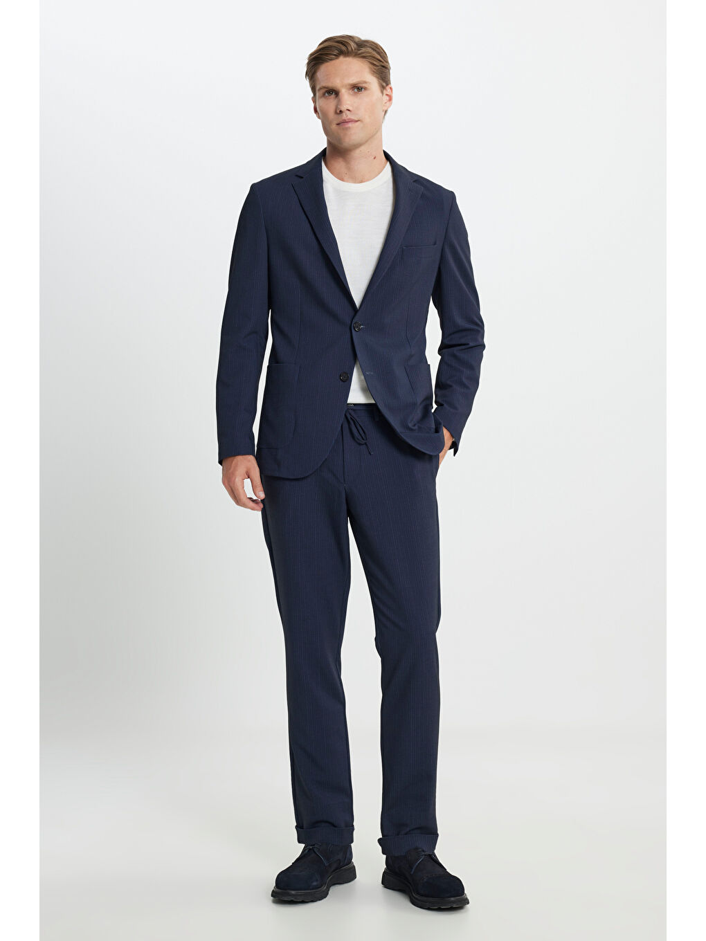 Erkek Lacivert Slim Fit Dar Kesim Mono Yaka Beli Bağlamalı Çizgili Torba Cepli Takım Elbise-6