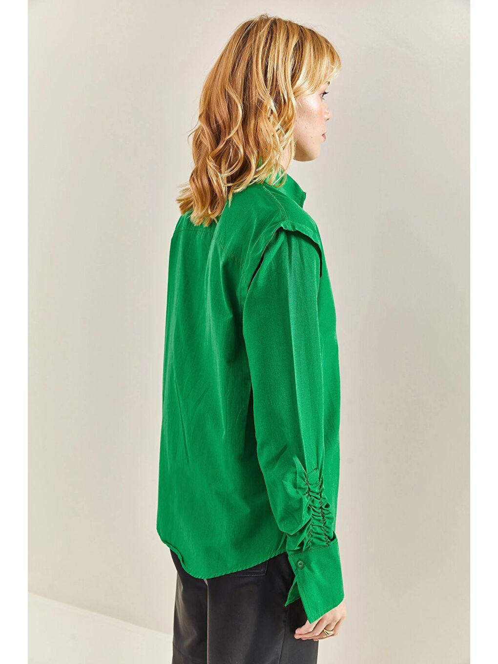 Yeşil Kadın Kolu Büzgülü Gömlek-3
