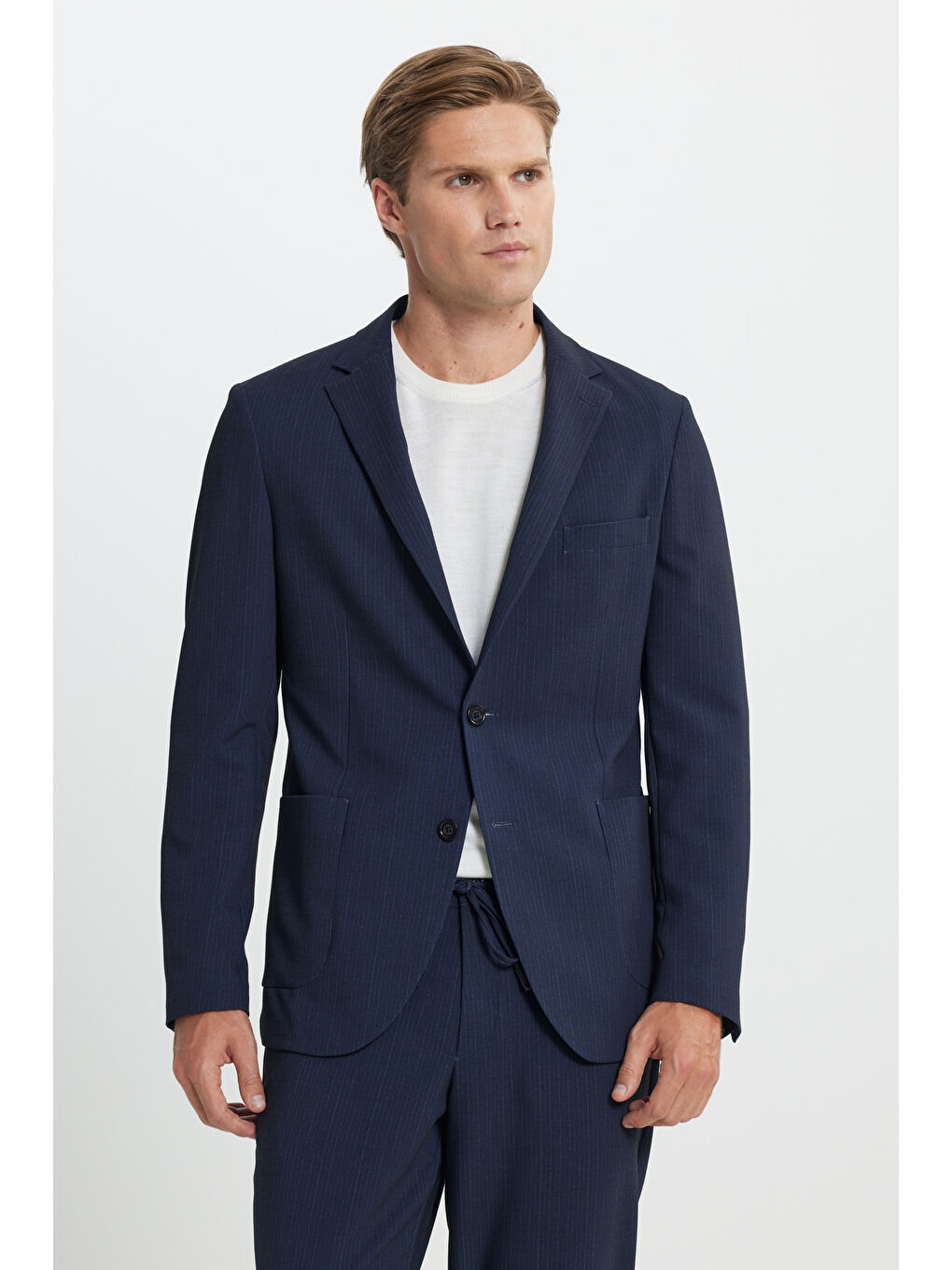 Erkek Lacivert Slim Fit Dar Kesim Mono Yaka Beli Bağlamalı Çizgili Torba Cepli Takım Elbise-7