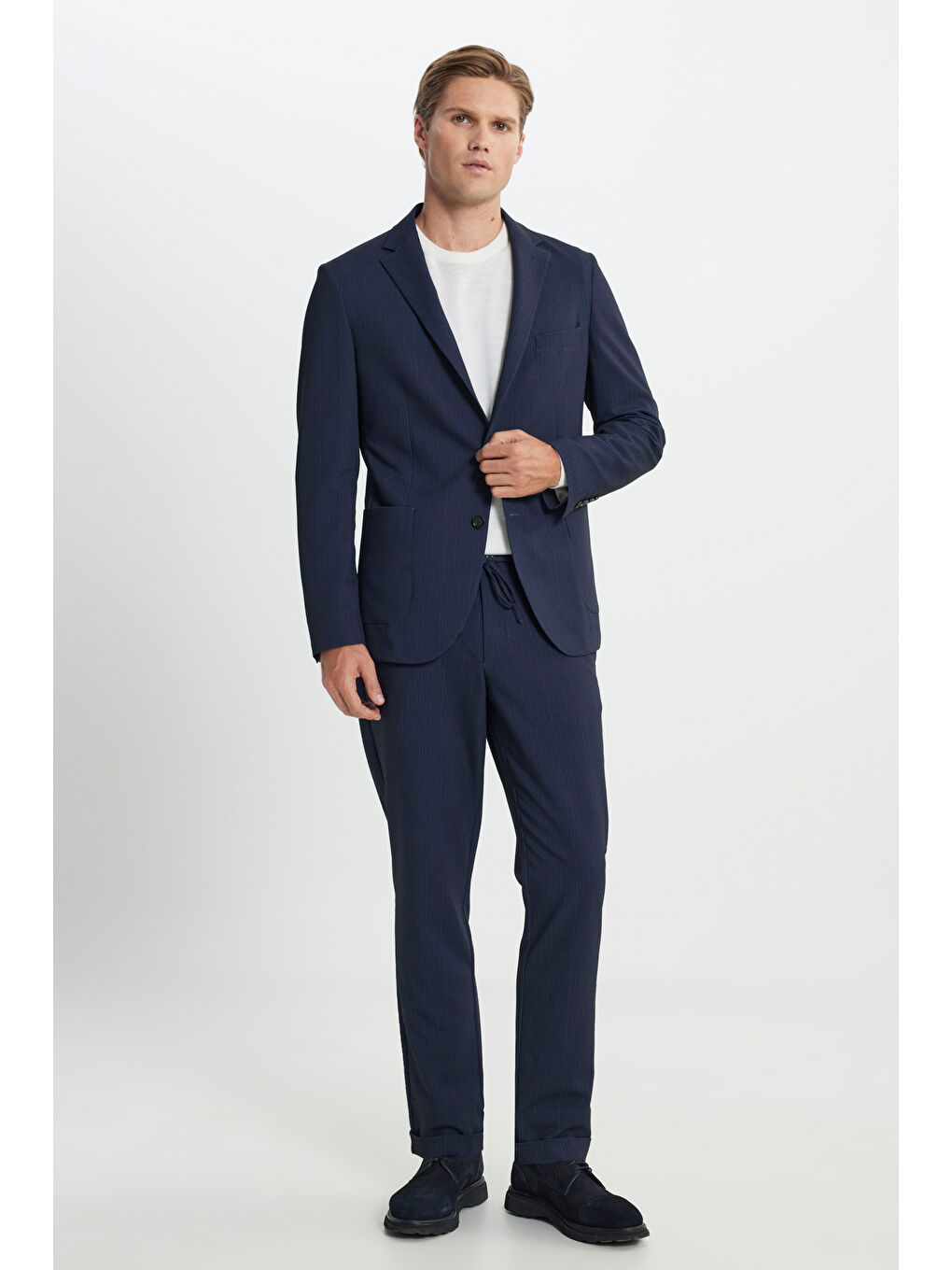 Erkek Lacivert Slim Fit Dar Kesim Mono Yaka Beli Bağlamalı Çizgili Torba Cepli Takım Elbise-8