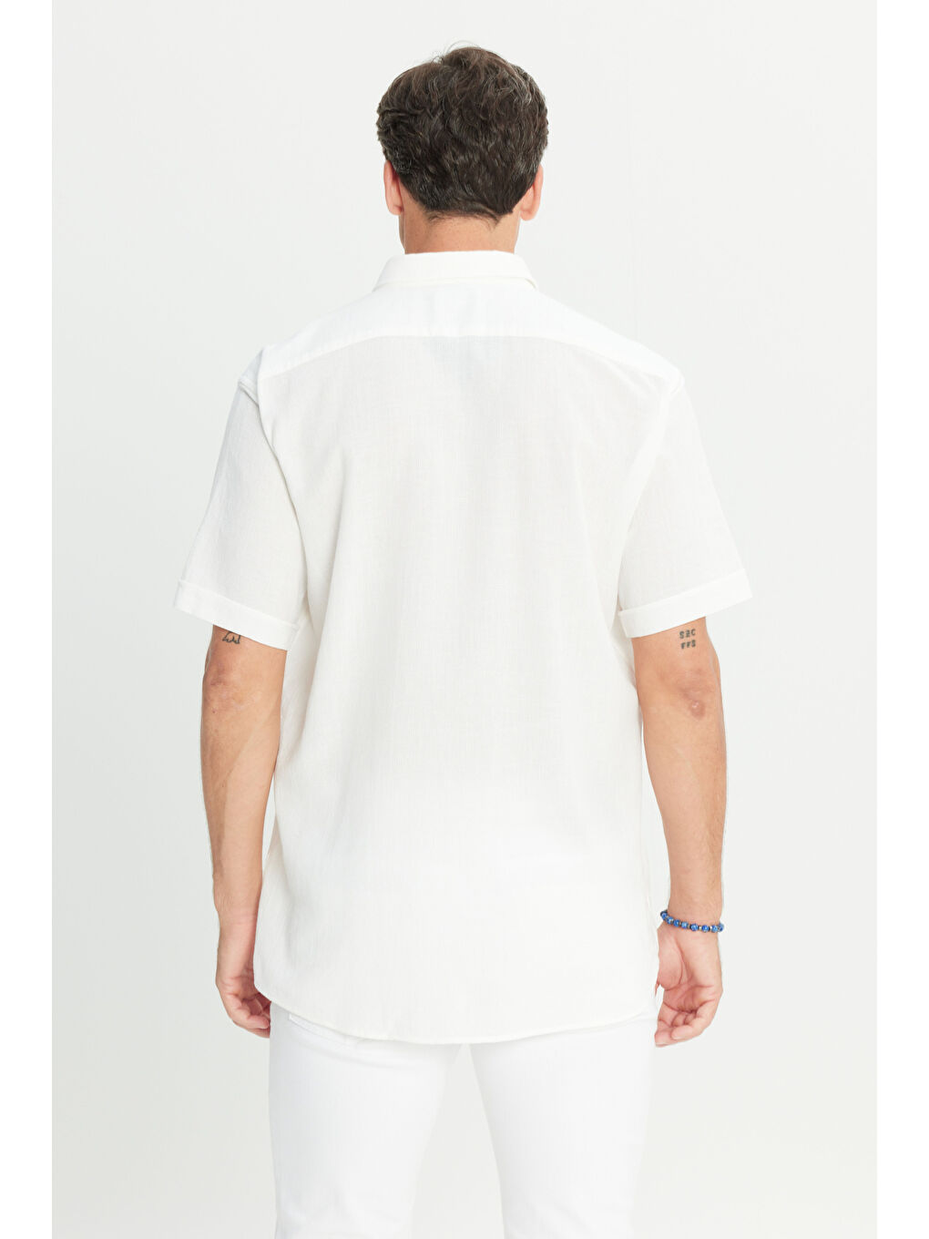 Erkek Beyaz %100 Pamuk Comfort Fit Rahat Kesim Düğmeli Gömlek Yaka Armürlü Gömlek-5