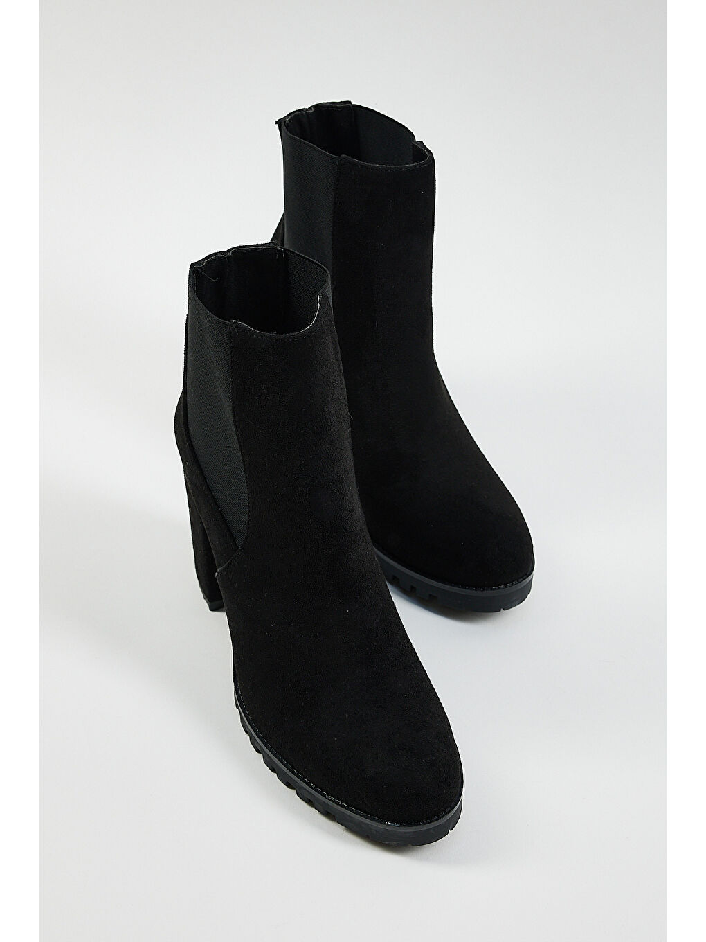 Kadın Siyah Süet Rahat Kalıp Lastikli Kalın Topuklu Bot-2