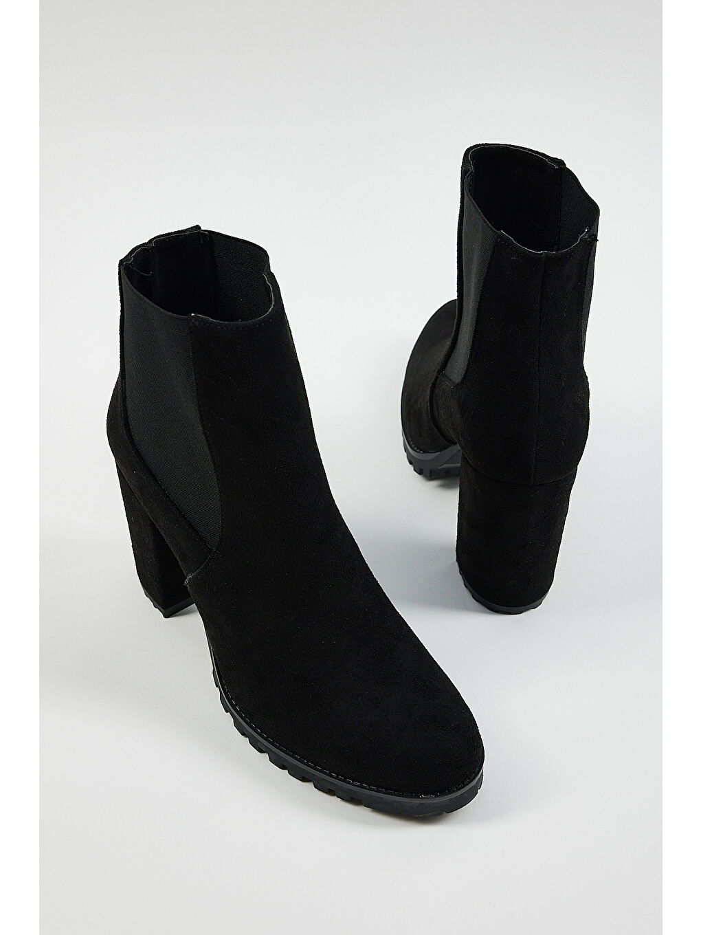 Kadın Siyah Süet Rahat Kalıp Lastikli Kalın Topuklu Bot-3