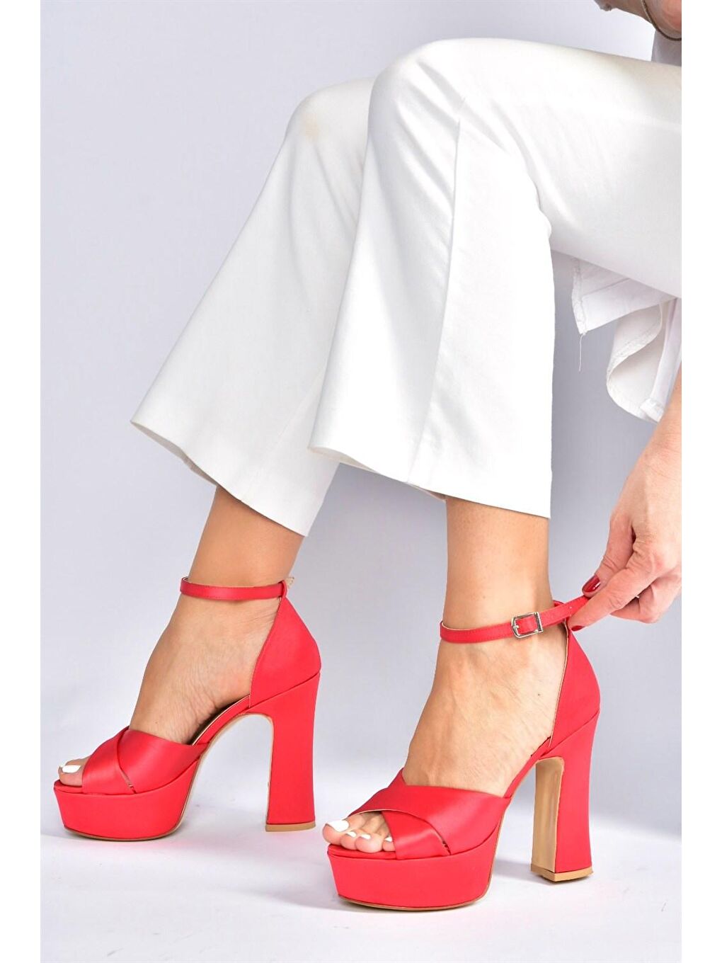 Kırmızı Saten Kumaş Platform Topuklu Kadın Abiye Ayakkabı M348202504-1