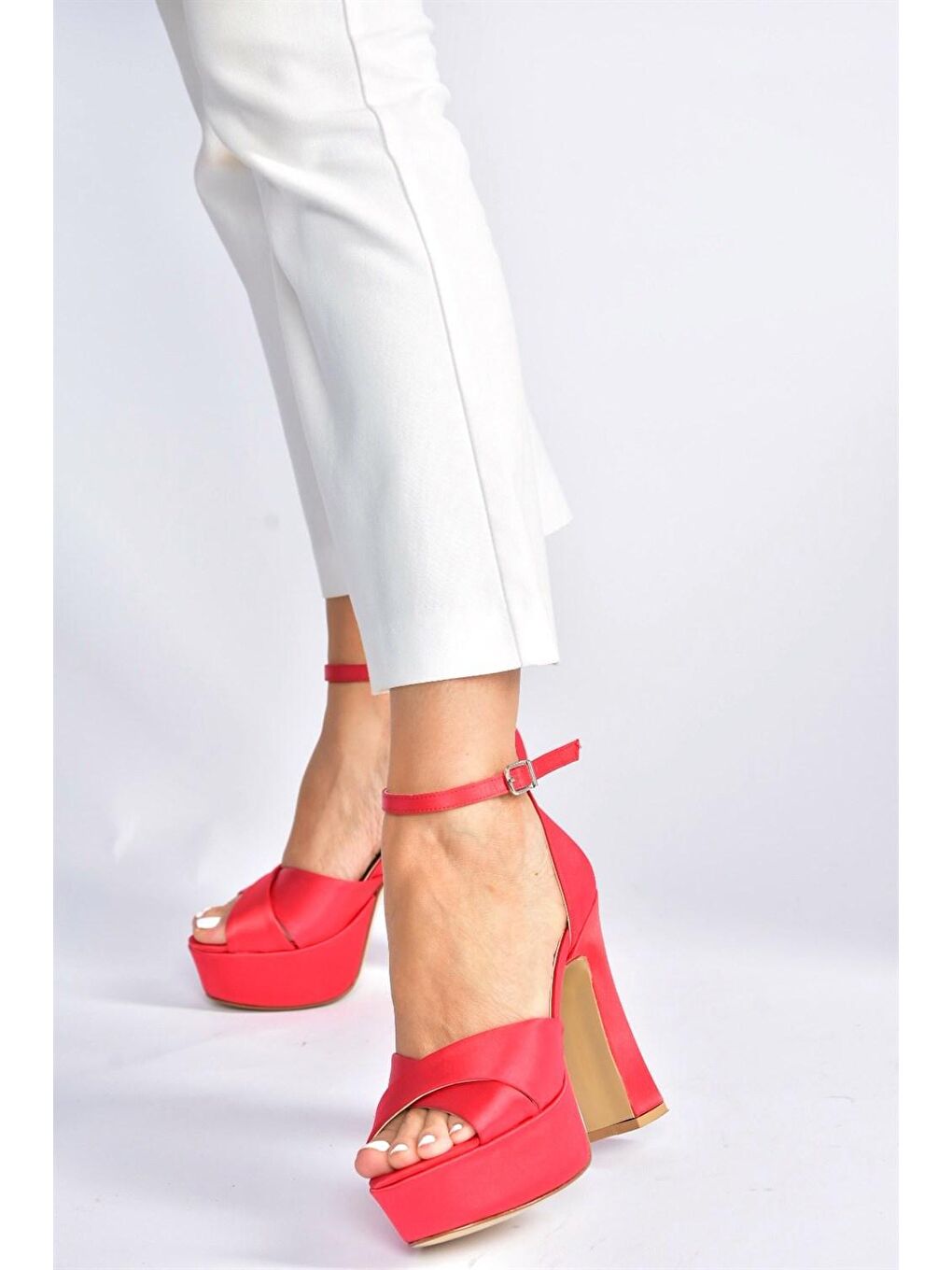 Kırmızı Saten Kumaş Platform Topuklu Kadın Abiye Ayakkabı M348202504-2