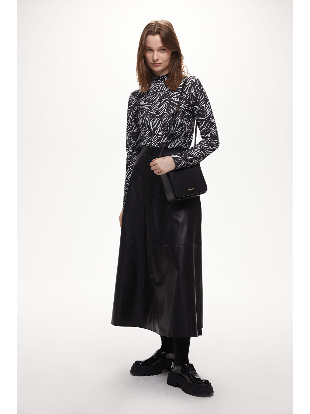 Geniş Cepli Kare Deri Çanta Siyah-3