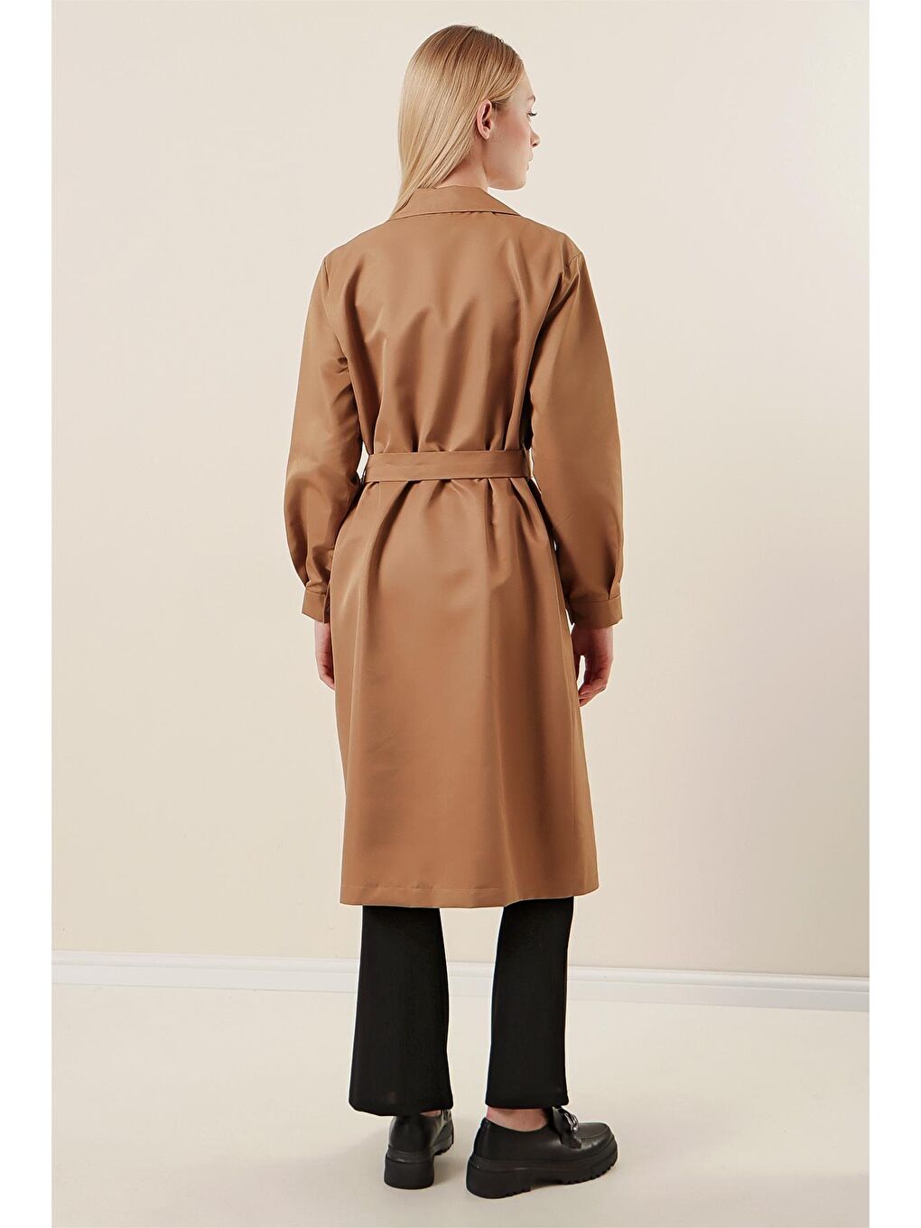 Sarı Kadın Camel Kruvaze Yaka Beli Bağlamalı Düğmeli Trençkot-4