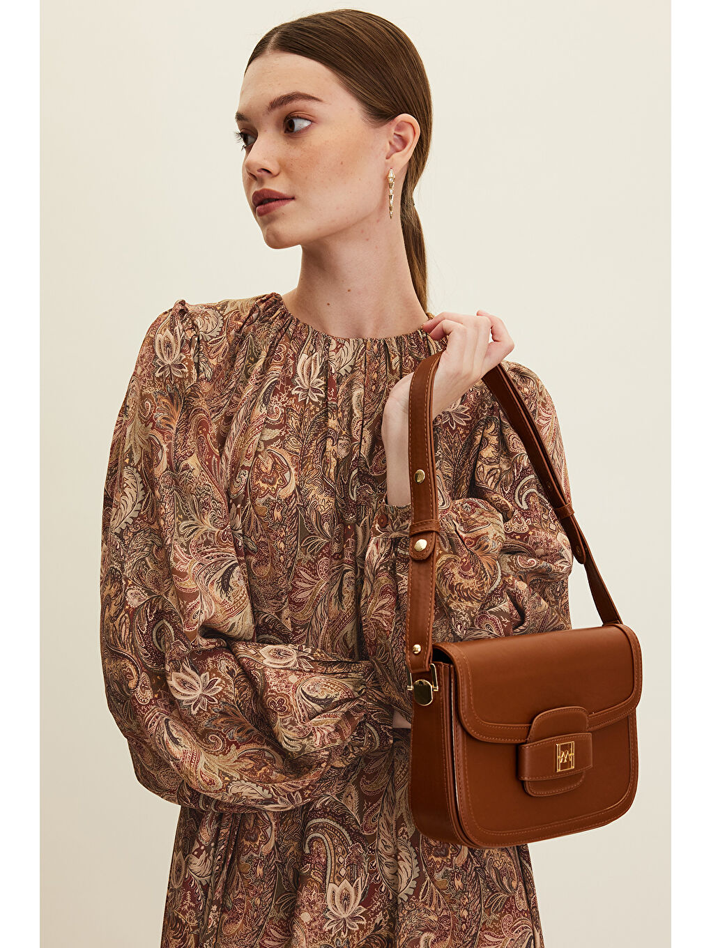 Kahverengi Premıum Kapaklı Çanta Taba