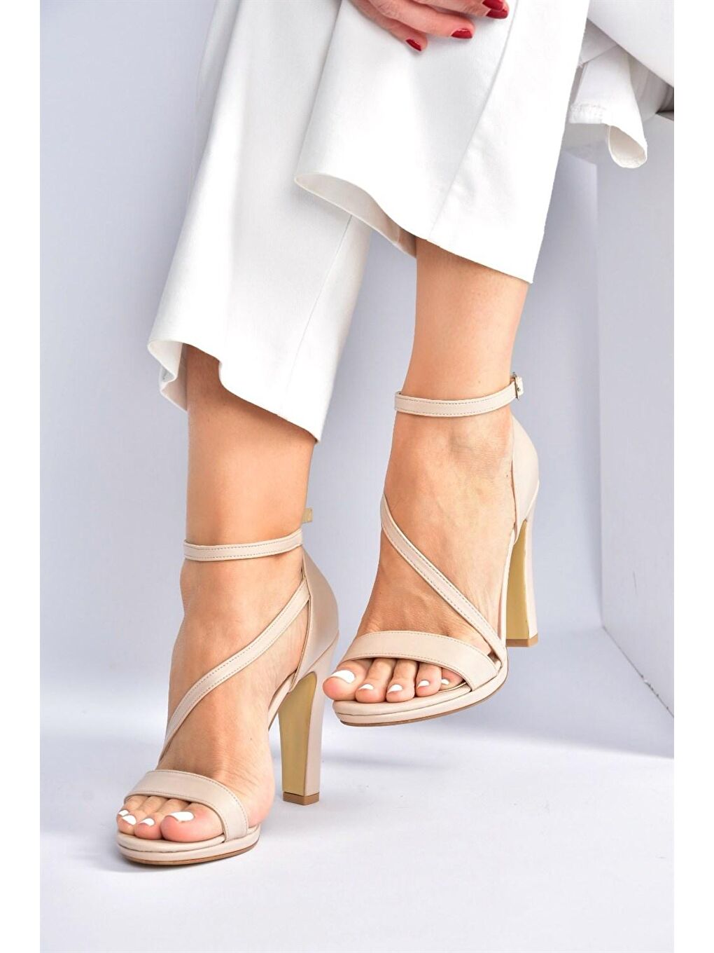 Bej Ten Kalın Topuklu Kadın Ayakkabı M348072209