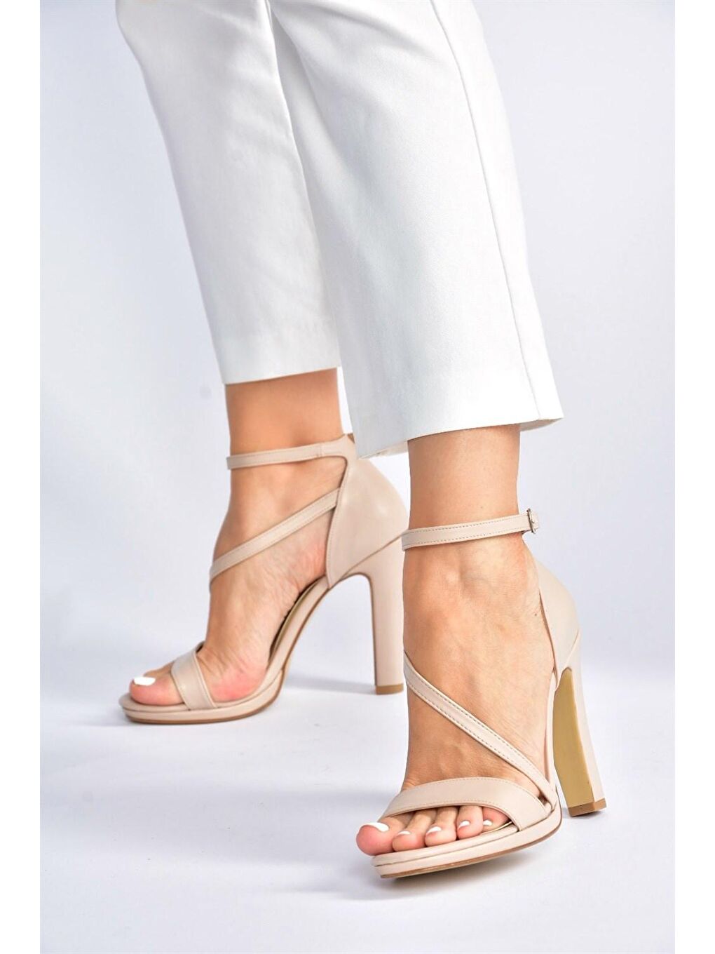 Bej Ten Kalın Topuklu Kadın Ayakkabı M348072209-1