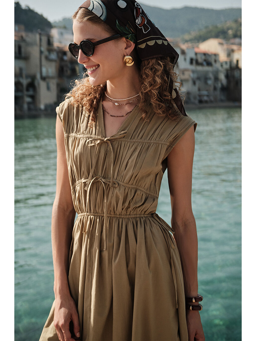 Kahverengi Büzgülü Bağlama Detaylı Elbise Toprak