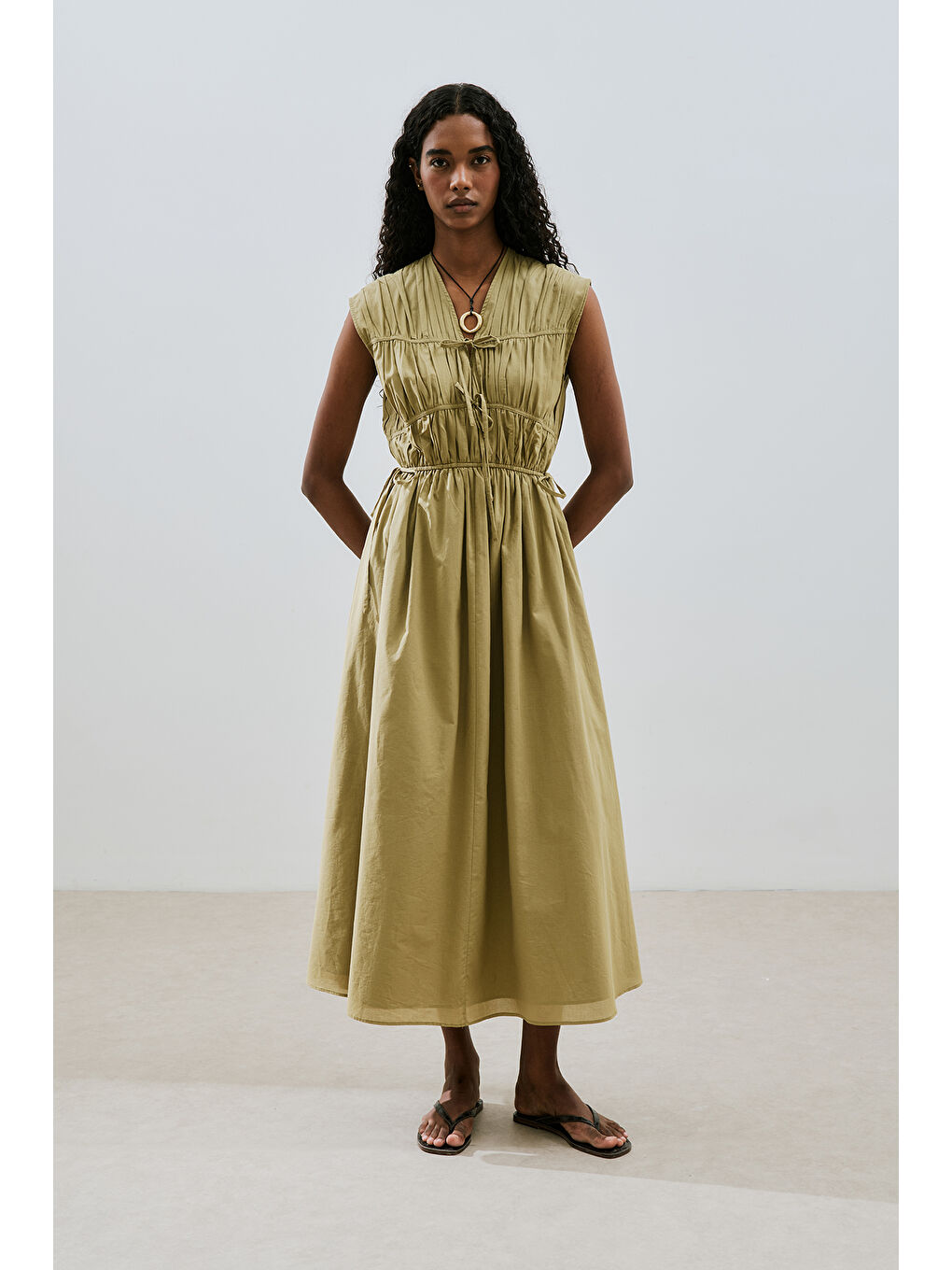 Kahverengi Büzgülü Bağlama Detaylı Elbise Toprak-1