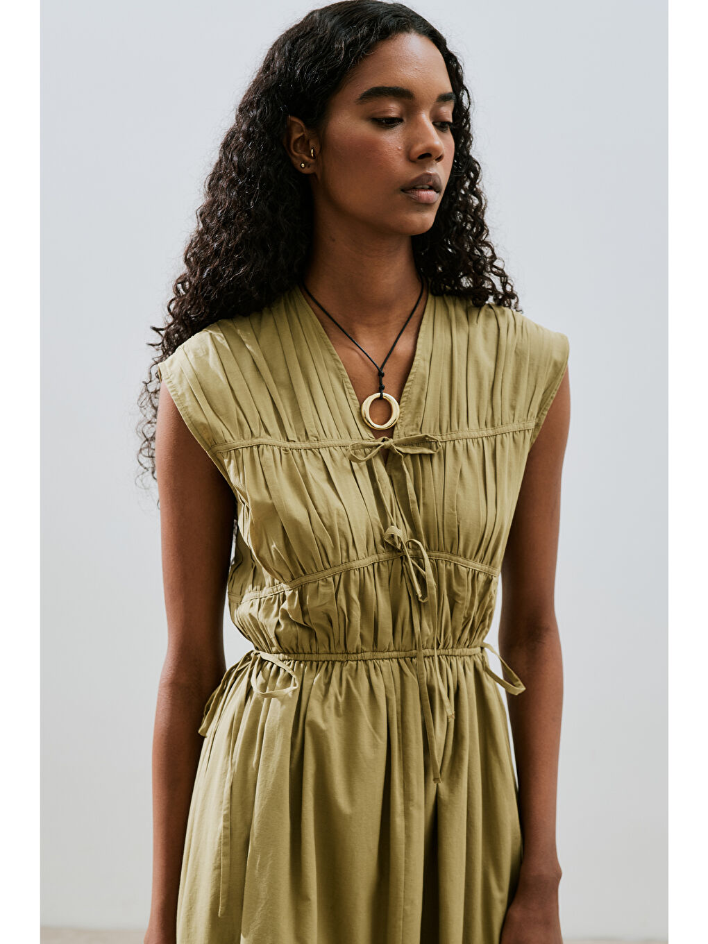 Kahverengi Büzgülü Bağlama Detaylı Elbise Toprak-4