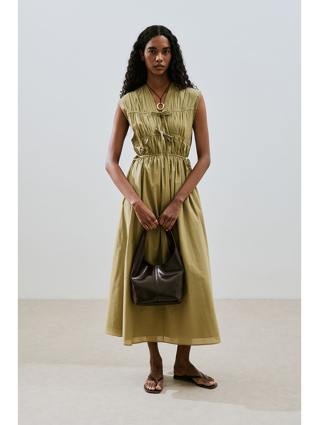 Kahverengi Büzgülü Bağlama Detaylı Elbise Toprak-5