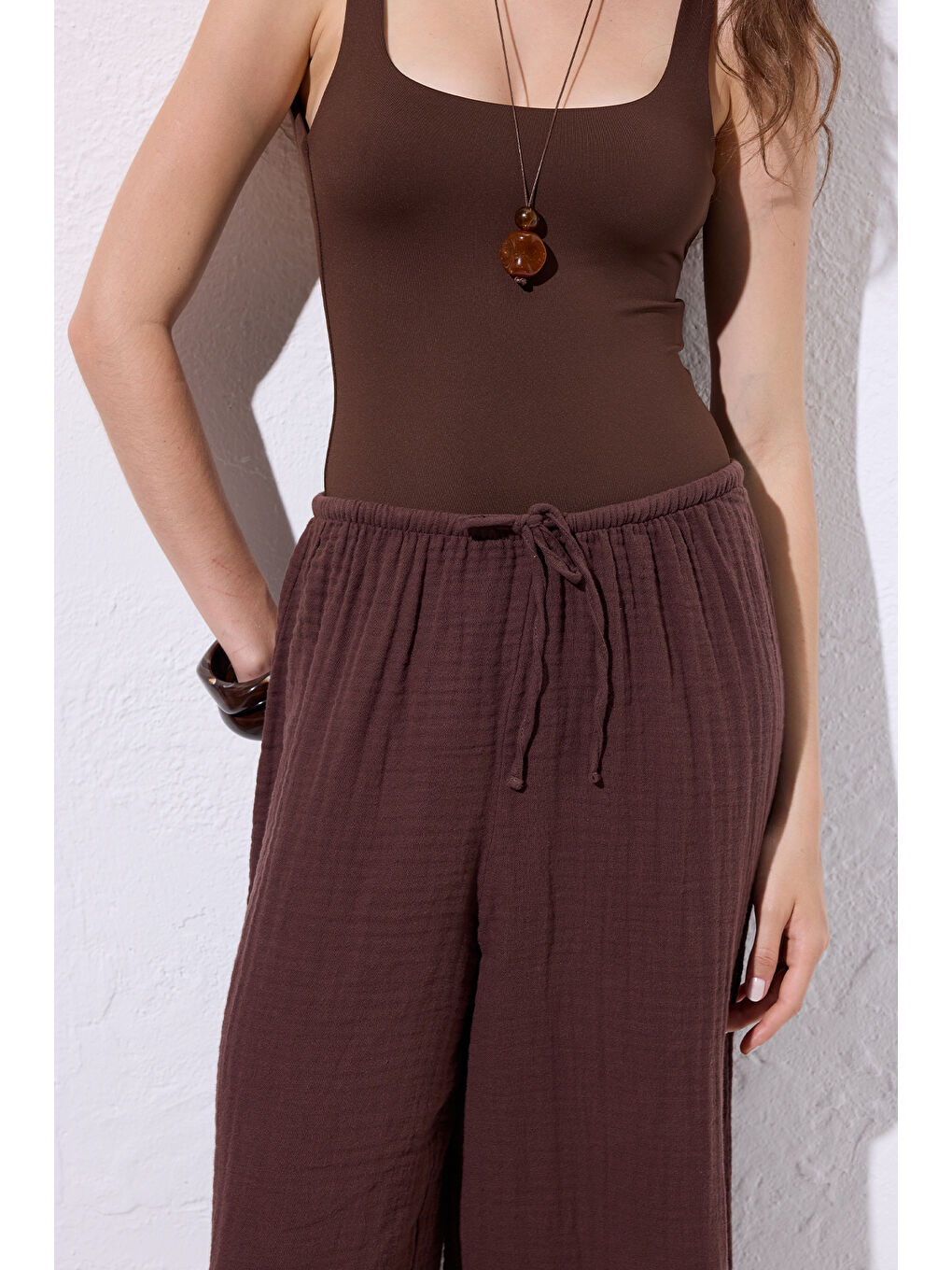 Kahverengi Müslin Bağlamalı Pantolon Acı Kahve-4