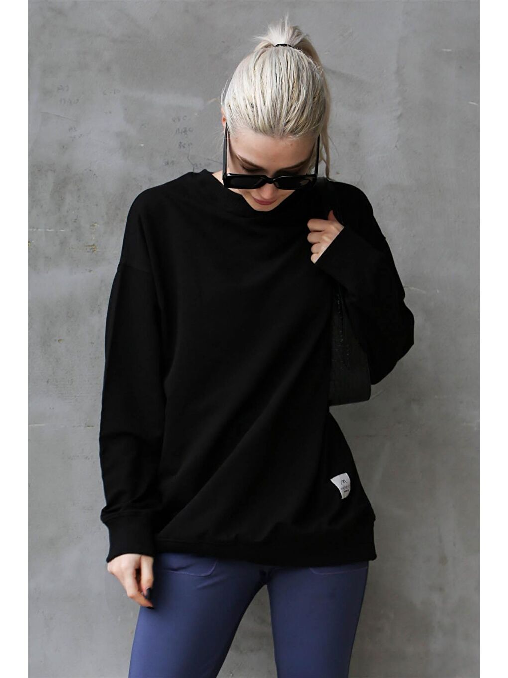 Madmext Siyah Basic Oversize Kadın Sweatshirt MG1686