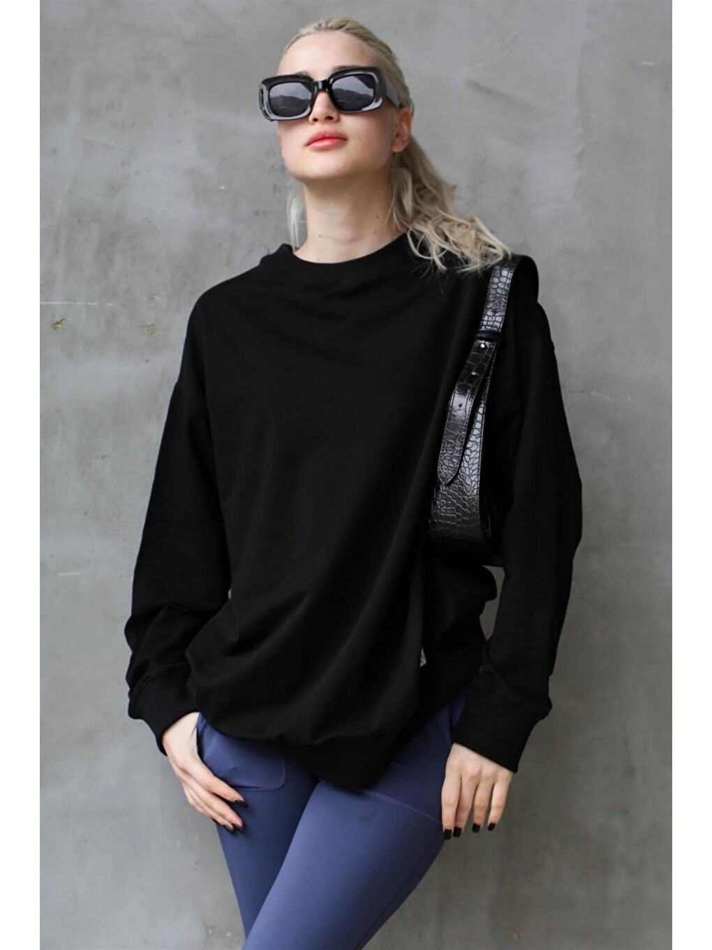 Madmext Siyah Basic Oversize Kadın Sweatshirt MG1686 - 1