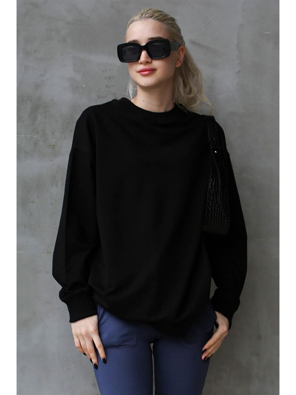 Madmext Siyah Basic Oversize Kadın Sweatshirt MG1686 - 2