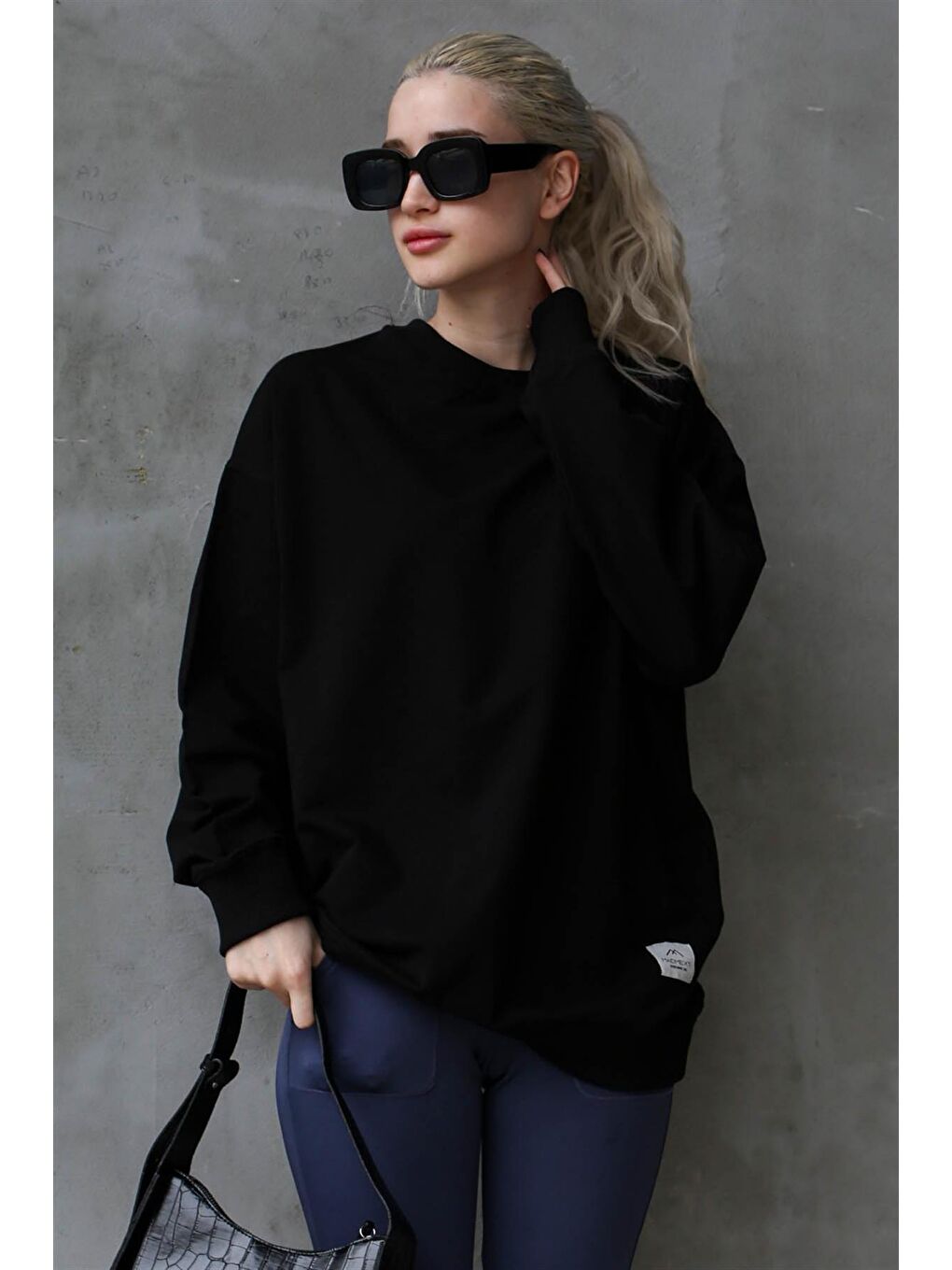 Madmext Siyah Basic Oversize Kadın Sweatshirt MG1686 - 3