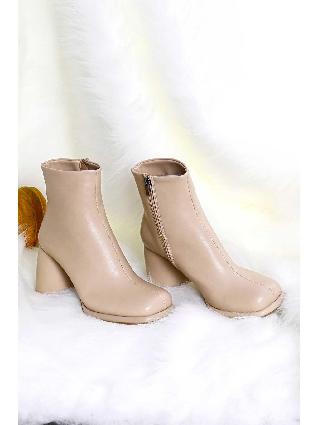 Bej Küt Burun Topuklu Fermuarlı Kadın Günlük Bot 32100-1