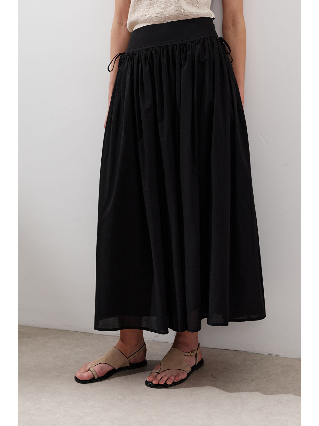 Bağlama Detaylı Geniş Etek Siyah-2