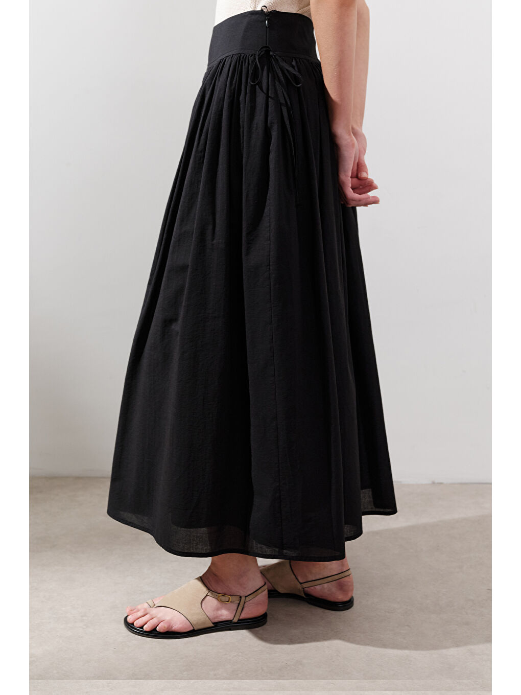 Bağlama Detaylı Geniş Etek Siyah-3