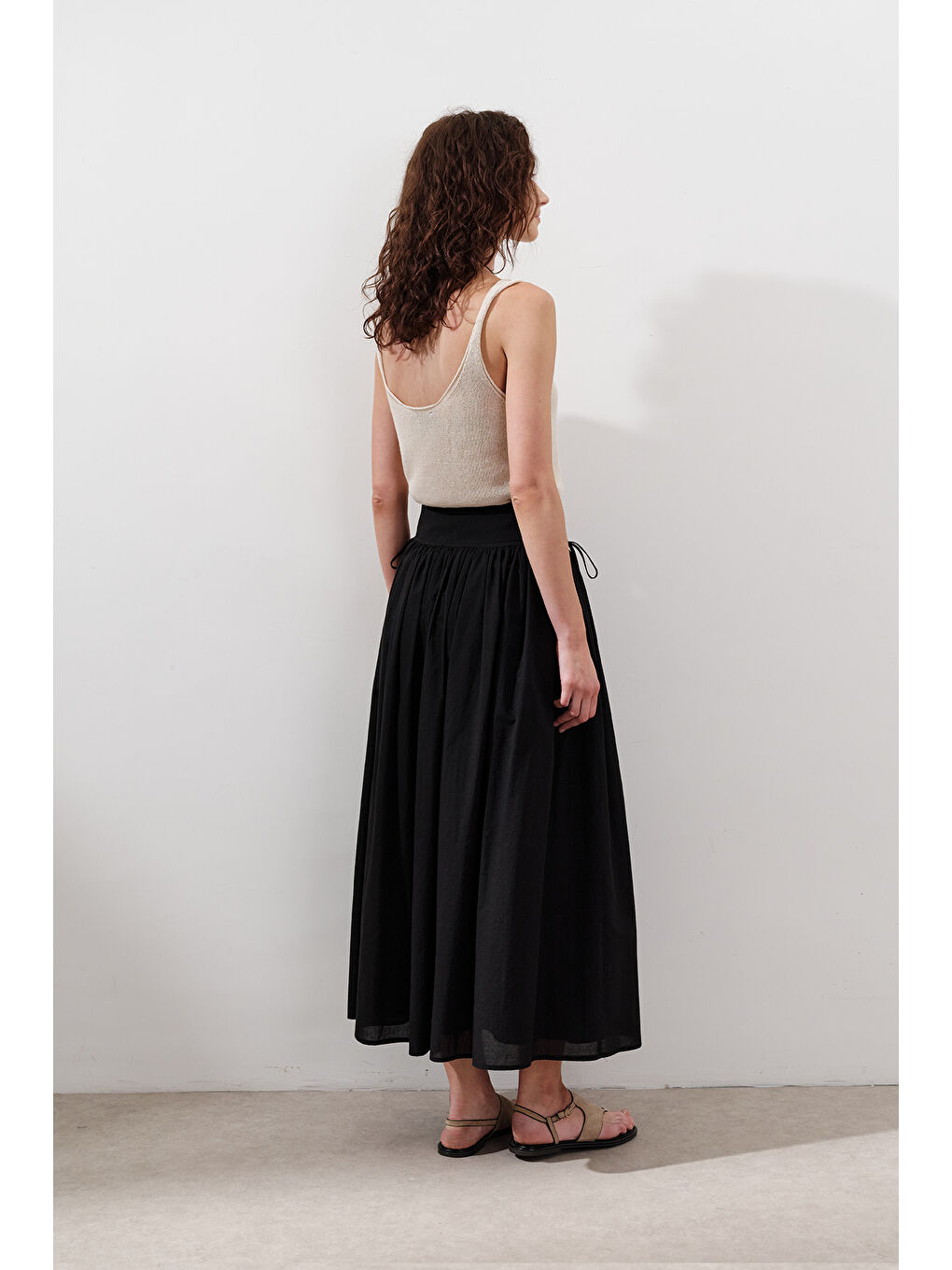 Bağlama Detaylı Geniş Etek Siyah-4