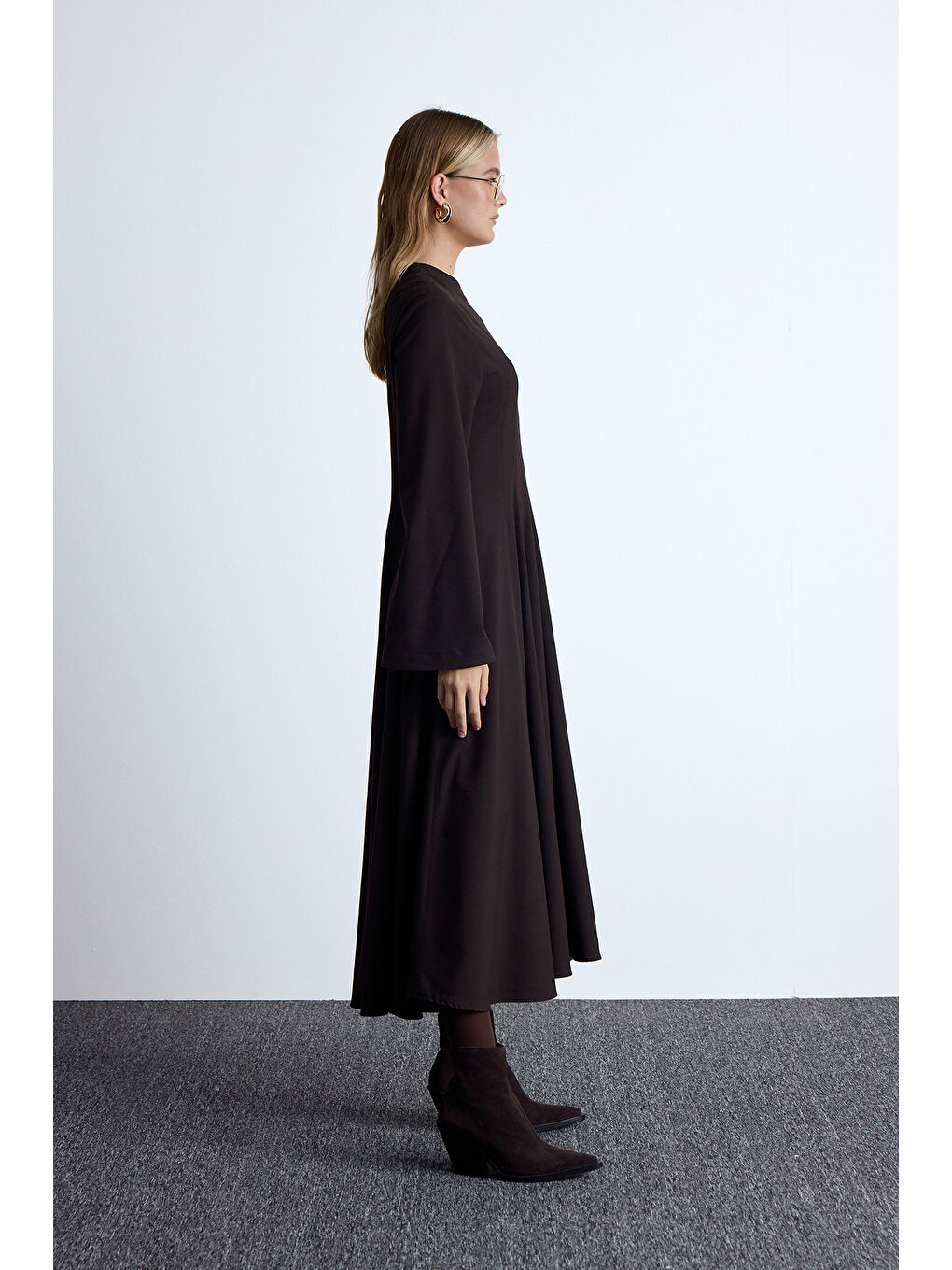 Kahverengi Volanlı Fit Uzun Elbise Acı Kahve-6