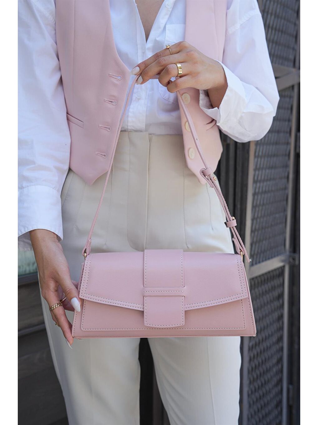 Pembe Diana Kapaklı Dikdörtgen Kadın Çanta - Pudra