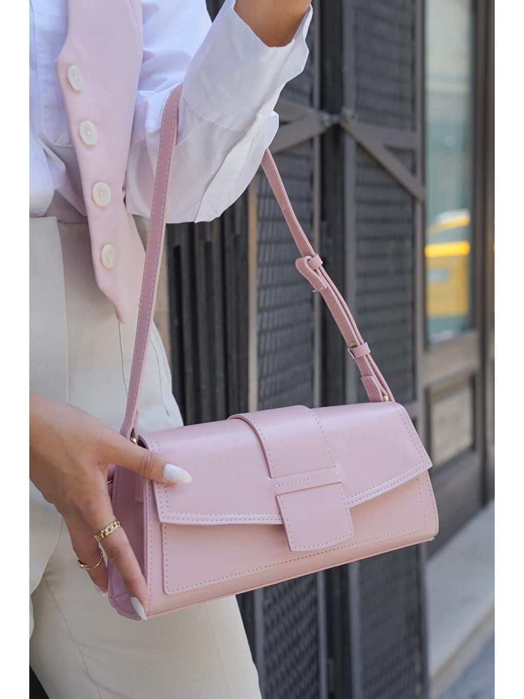 Pembe Diana Kapaklı Dikdörtgen Kadın Çanta - Pudra-3
