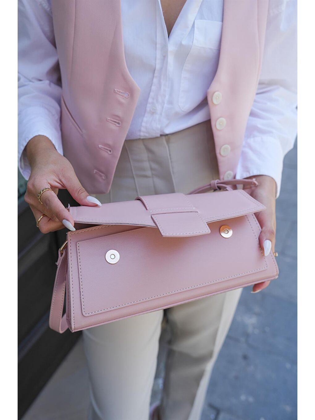 Pembe Diana Kapaklı Dikdörtgen Kadın Çanta - Pudra-4