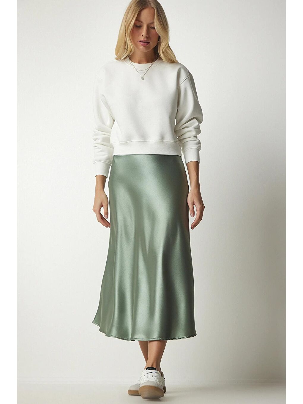 Kadın Mint Yeşili Bilek Boy Saten Etek