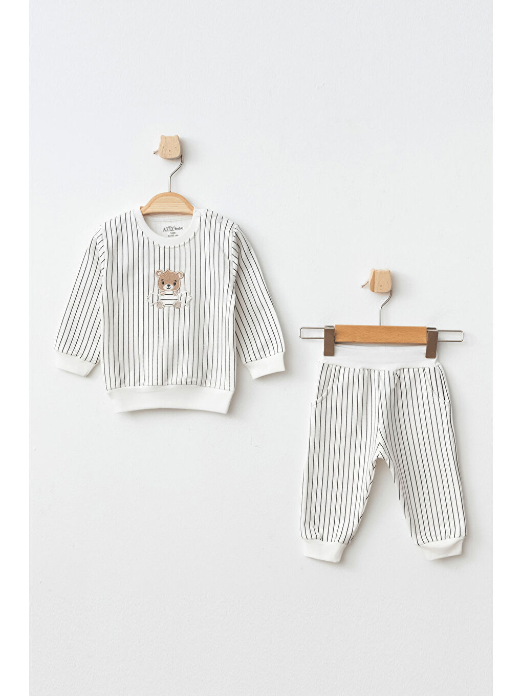 Ekru Erkek Bebek Ayı Nakışlı Sweatshirt Pantolon 2 'li Alt Üst Bebek Takımı 3 Ay - 36 Ay