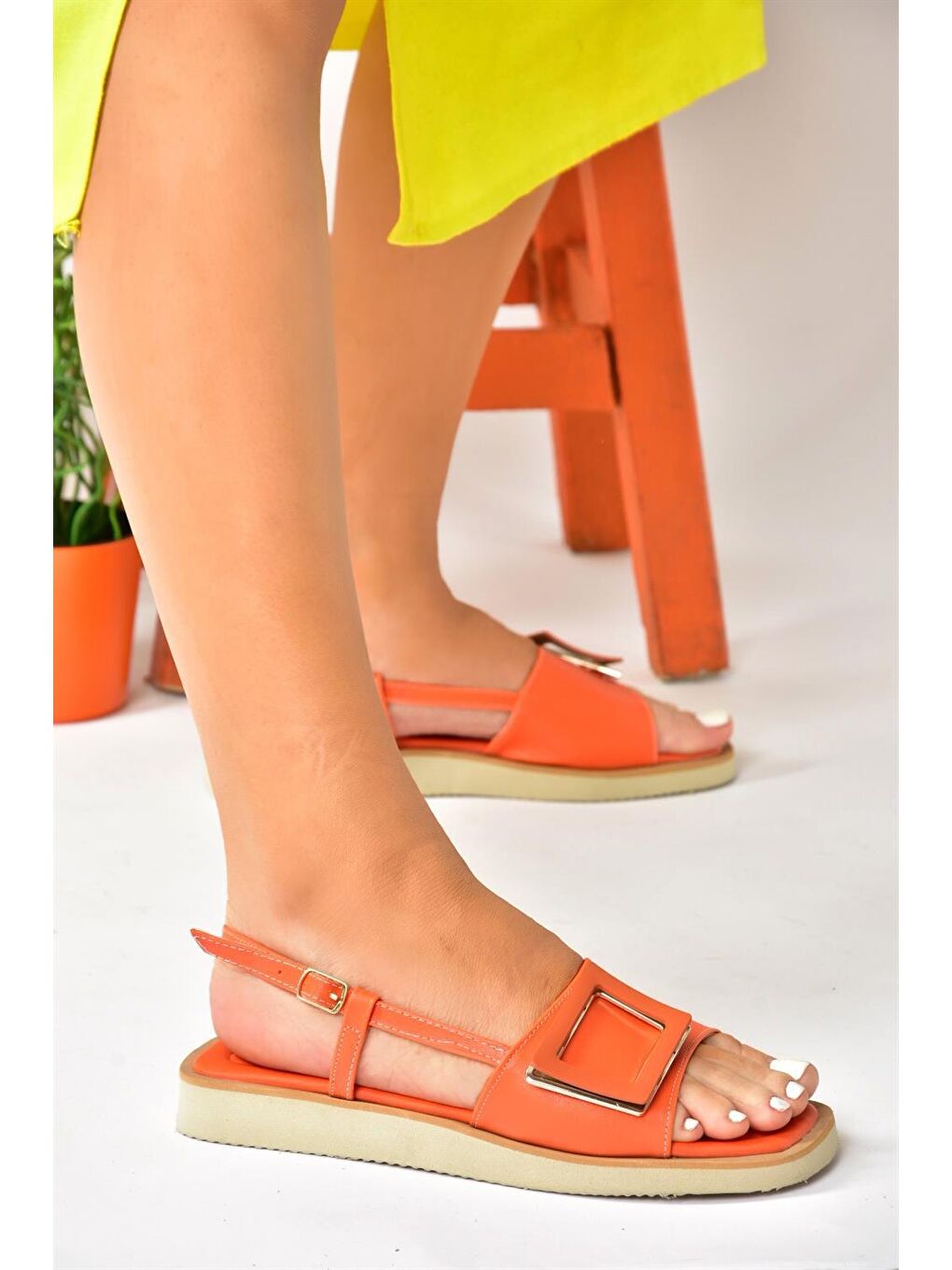 Turuncu Tokalı Günlük Kadın Sandalet P252151509-2
