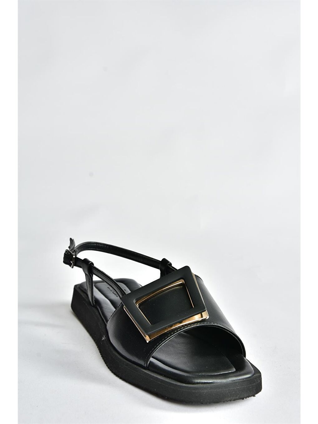 Siyah Tokalı Günlük Kadın Sandalet P252151509-4