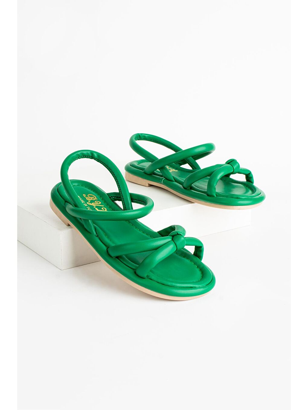 Yeşil Fiyonk Detaylı Rahat Taban Kadın Sandalet 56-207-23-3