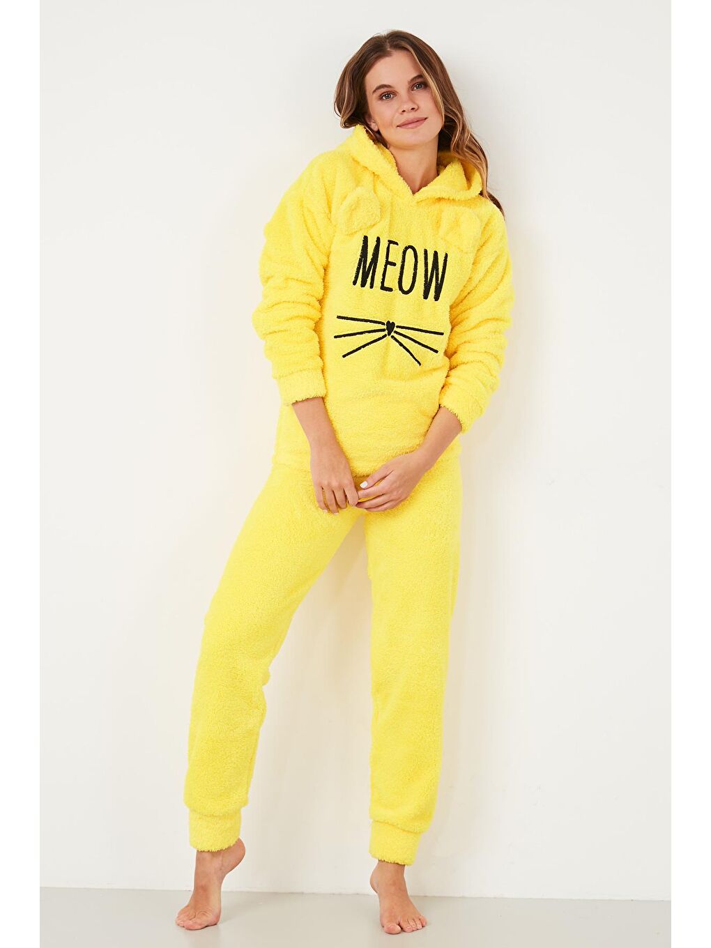 Sarı Kapüşonlu Elastik Bantlı Peluş Pijama Takımı 6094130-1