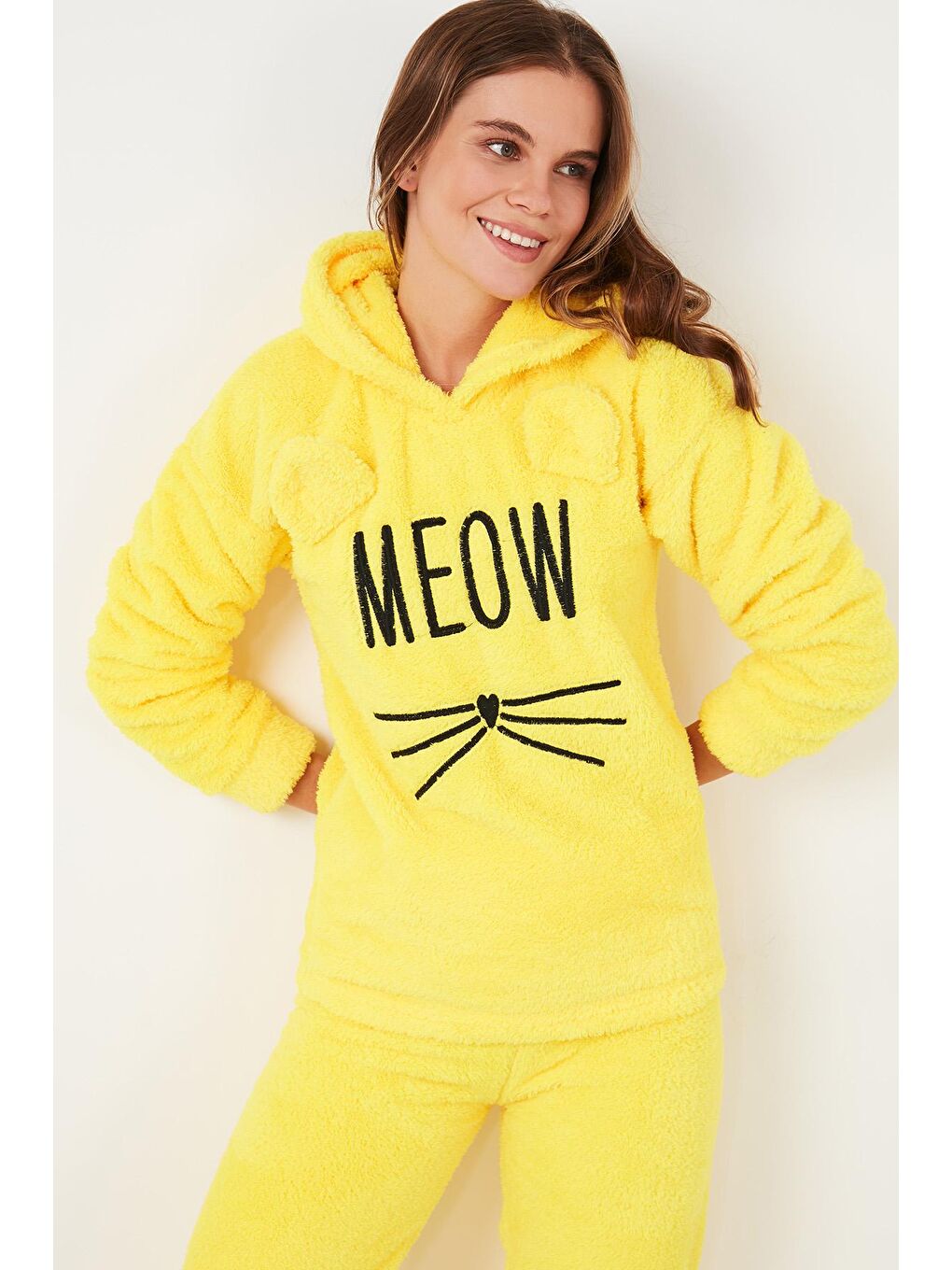 Sarı Kapüşonlu Elastik Bantlı Peluş Pijama Takımı 6094130-2