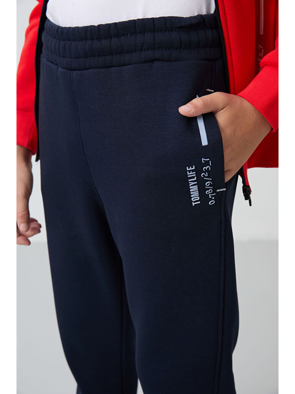 Kırmızı Fiesta-Lacivert Pamuklu Kalın İçi Tüylü Yumuşak Dokulu Standart Fit Nakışlı Erkek Çocuk Eşofman Tak-6