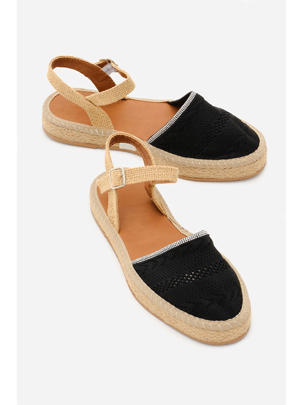 Kadın Siyah Önü Kapalı Bilekten Bağlamaı Hasır Triko Sandalet-2