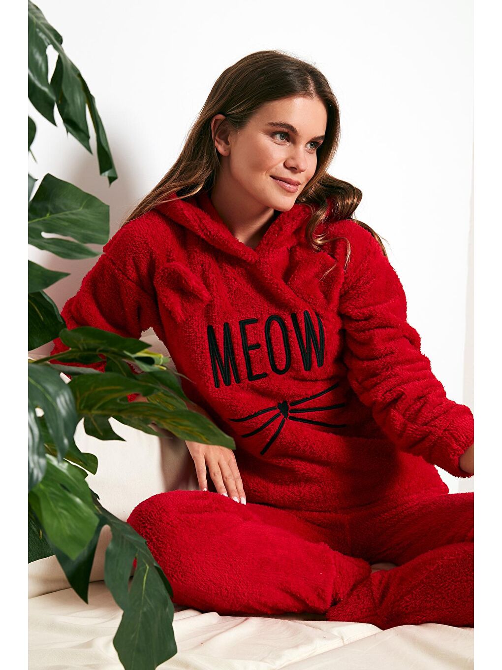 Kırmızı Kapüşonlu Elastik Bantlı Peluş Pijama Takımı 6094130