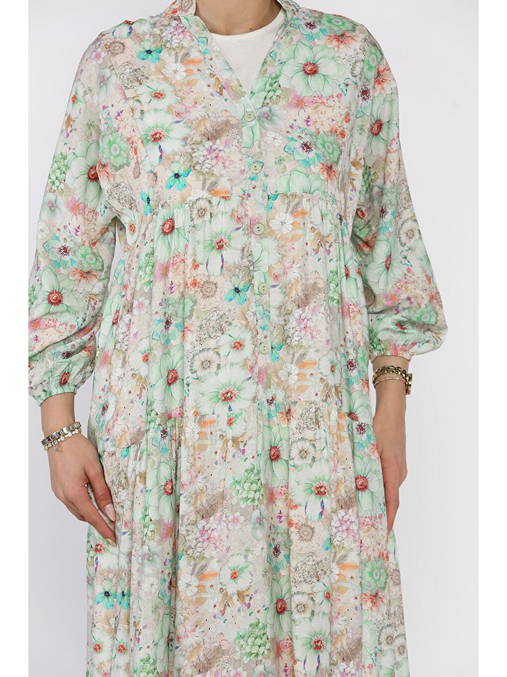 Yeşil Bilek Lastikli Ön Düğme Detaylı Desenli Yazlık Tesettür Elbise-7