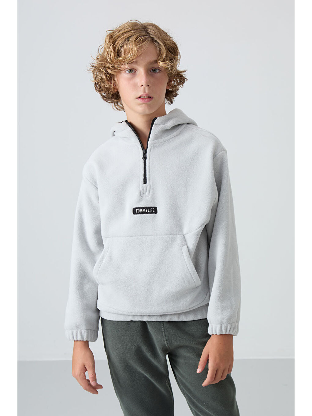 Bej Taş Kalın Yumuşak Dokulu Standart Fit Nakışlı Polar Erkek Çocuk Sweatshirt - 11230