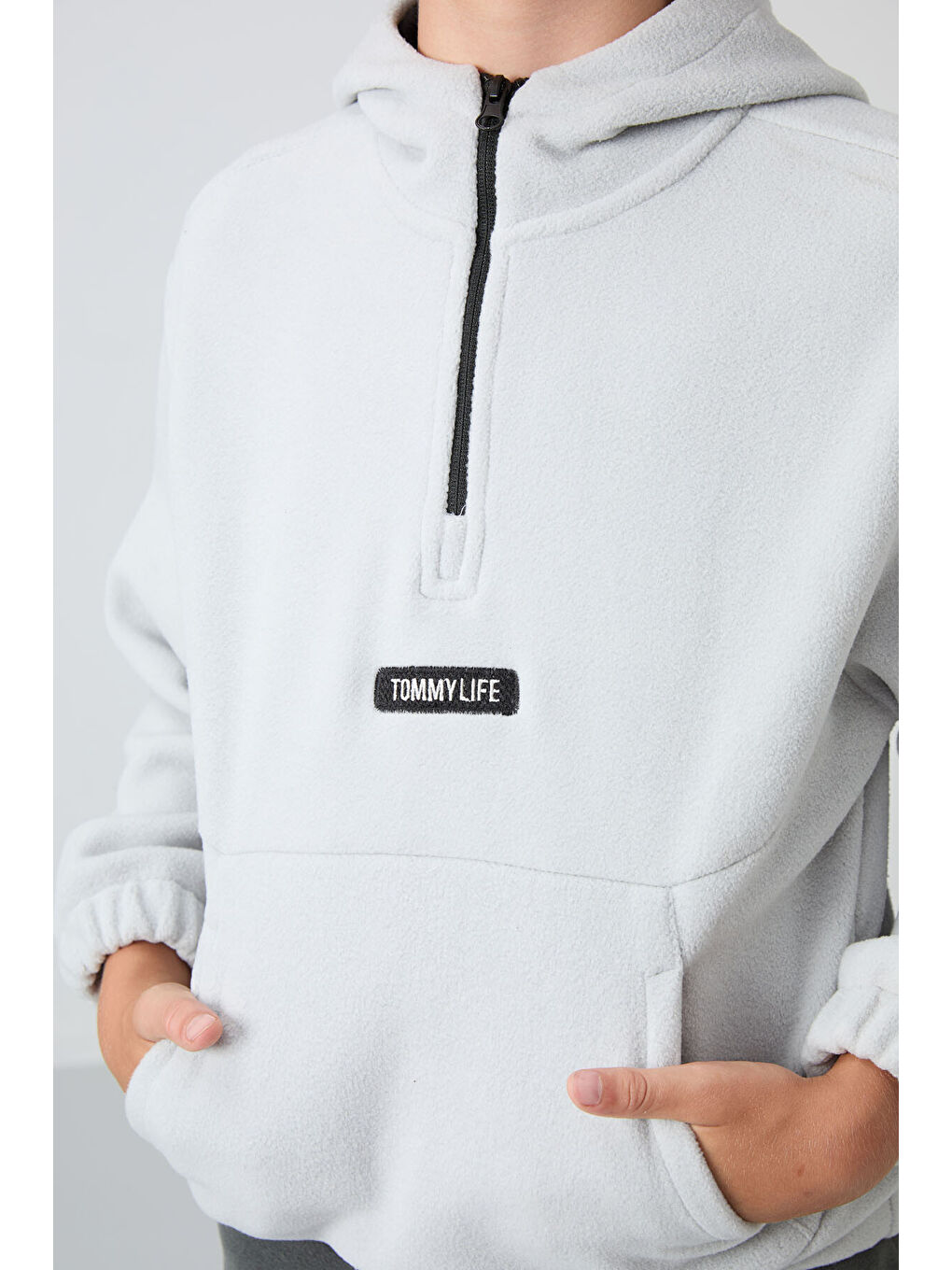 Bej Taş Kalın Yumuşak Dokulu Standart Fit Nakışlı Polar Erkek Çocuk Sweatshirt - 11230-4