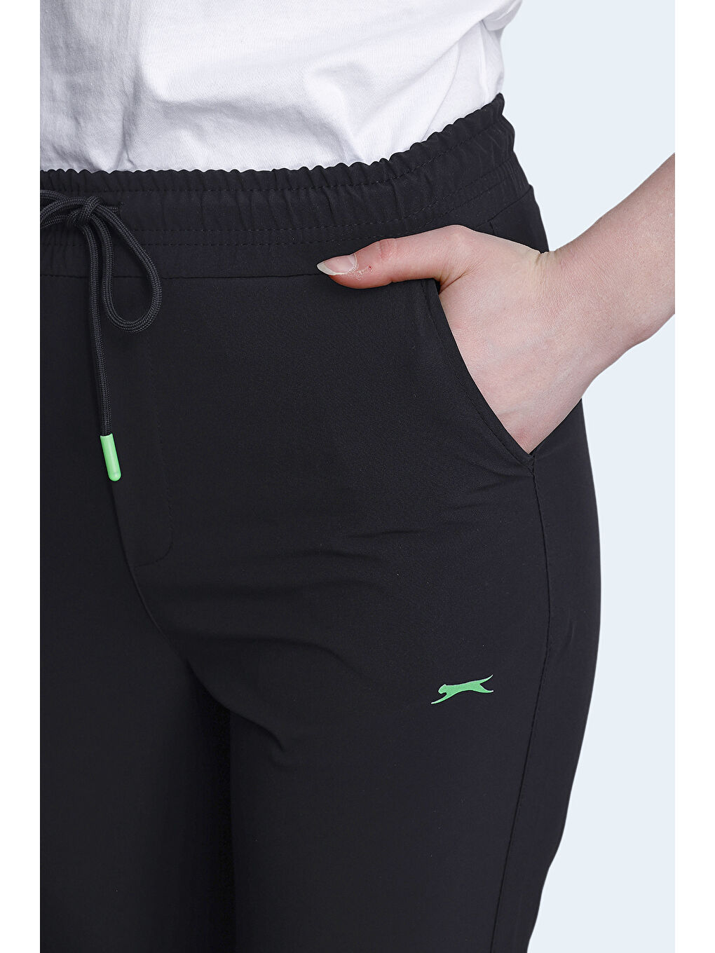 NADIYA Kadın Cepli Dar Paça Siyah Eşofman Altı-5