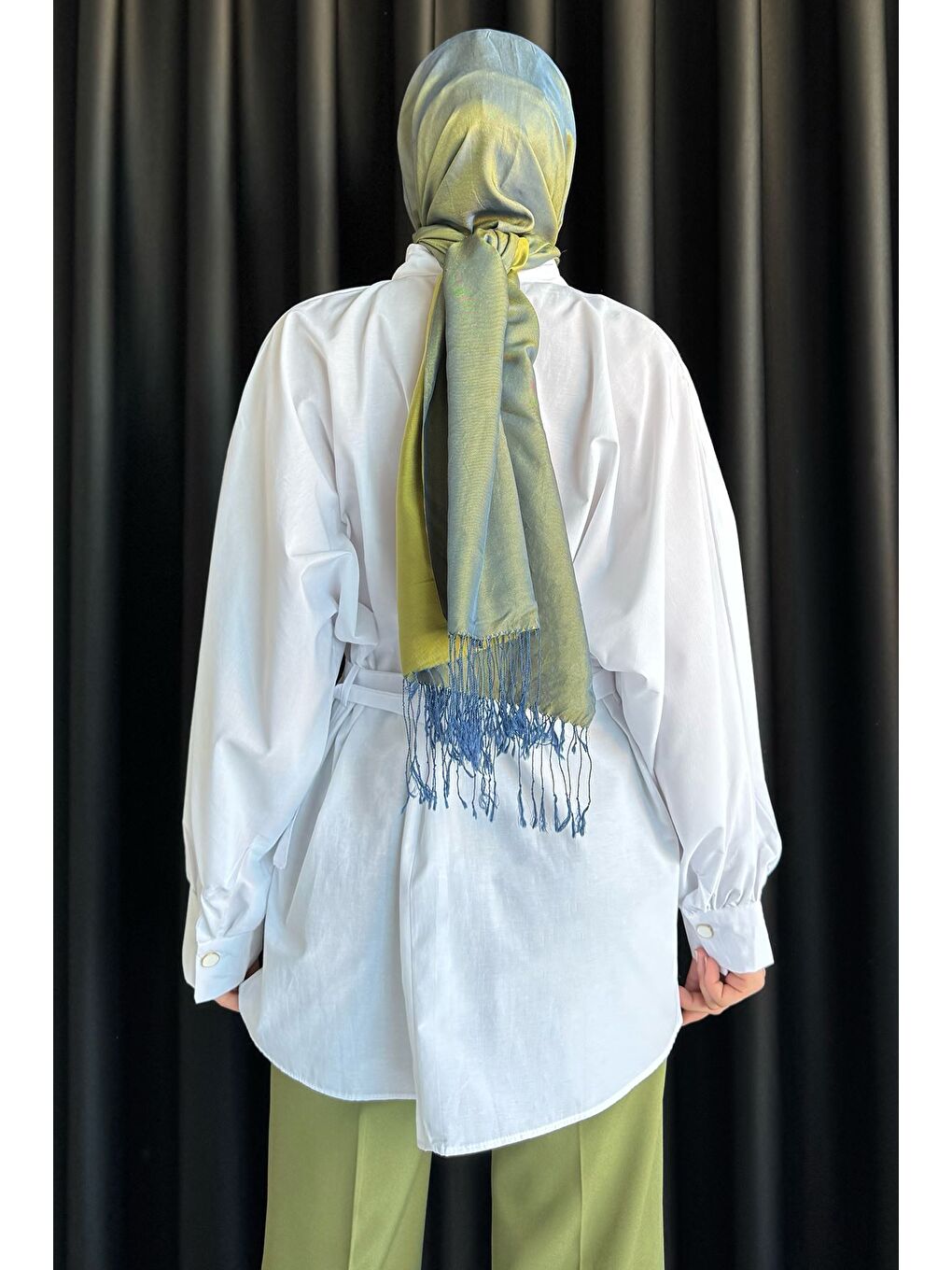 Beyaz Bel Kuşaklı Tesettür Gömlek-7