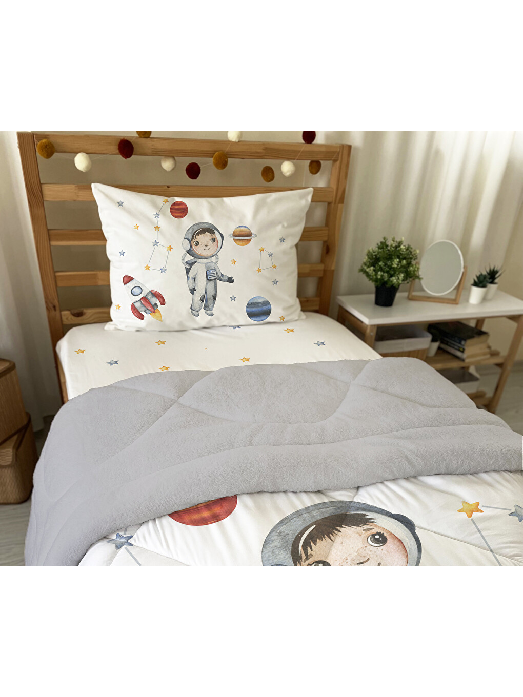 Beyaz Astronot Desenli Tek Kişilik 160x220 Cm Wellsoft Çift Taraflı Silikon Yorgan Ve Uyku Seti-3