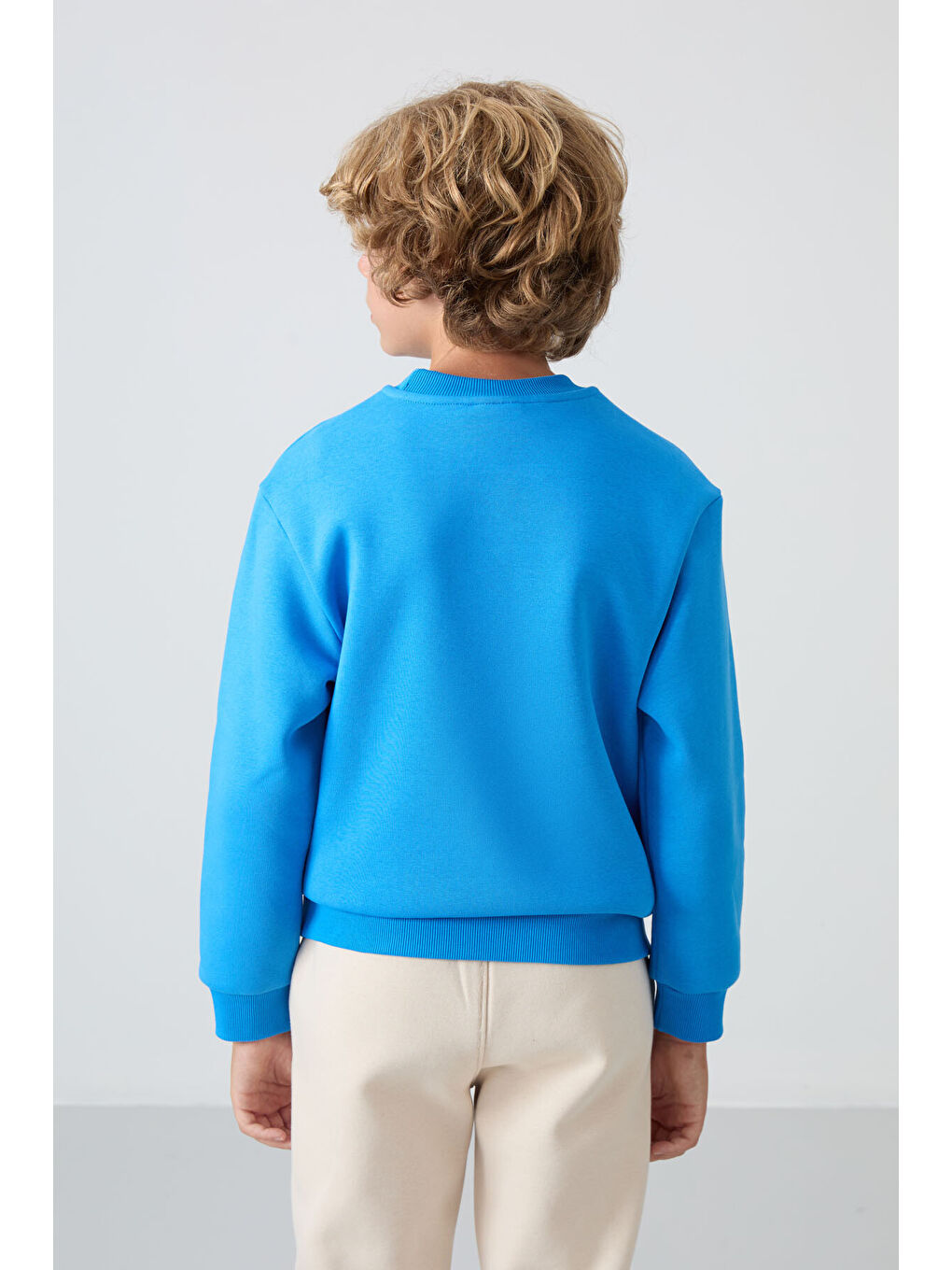 Mavi Saks Pamuklu Kalın İçi Tüylü Yumuşak Dokulu Standart Fit Nakışlı Erkek Çocuk Sweatshirt - 11232-8