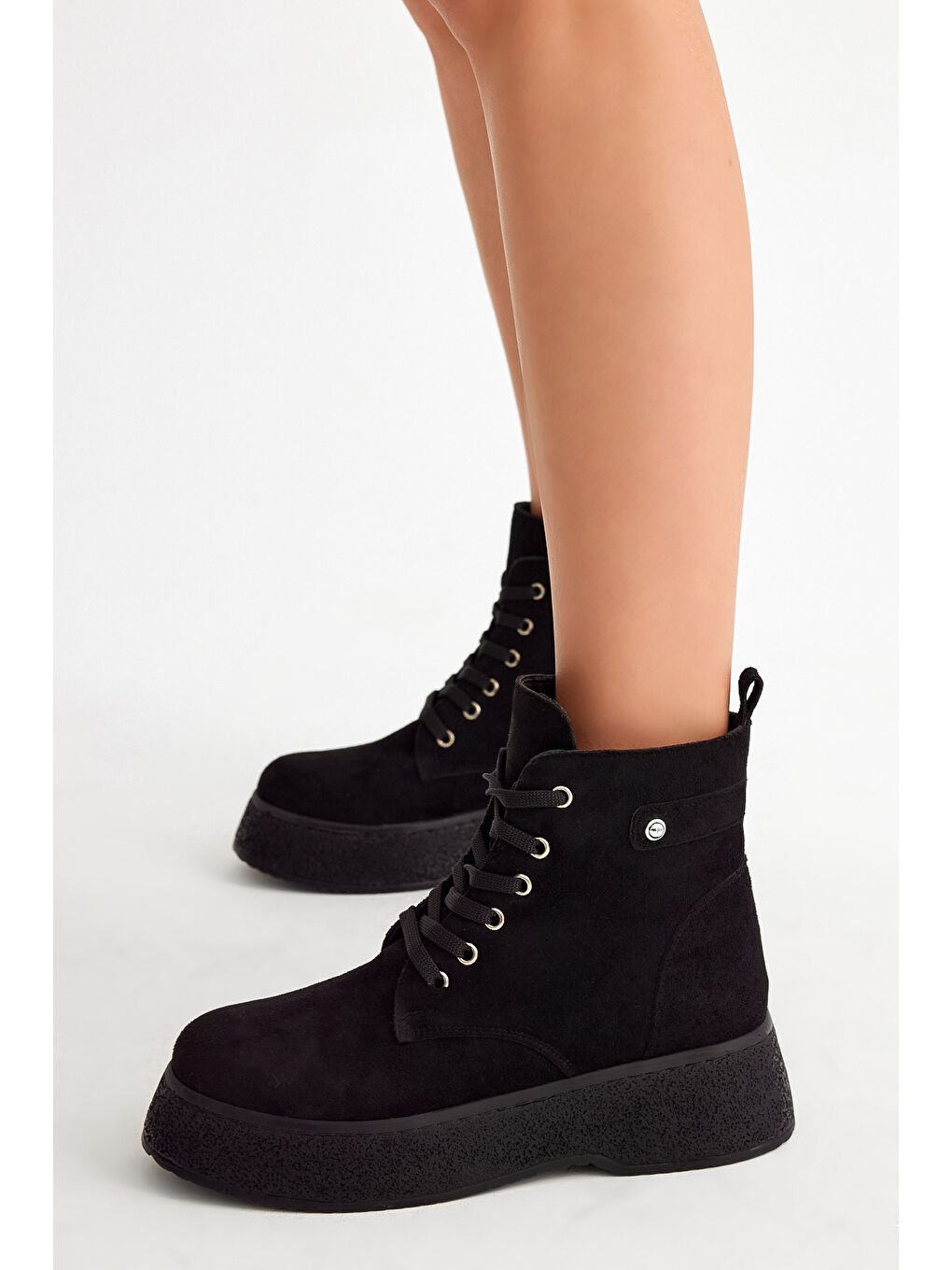 Kadın Siyah Süet Yüksek Poli Taban Bağcıklı Süet Bot