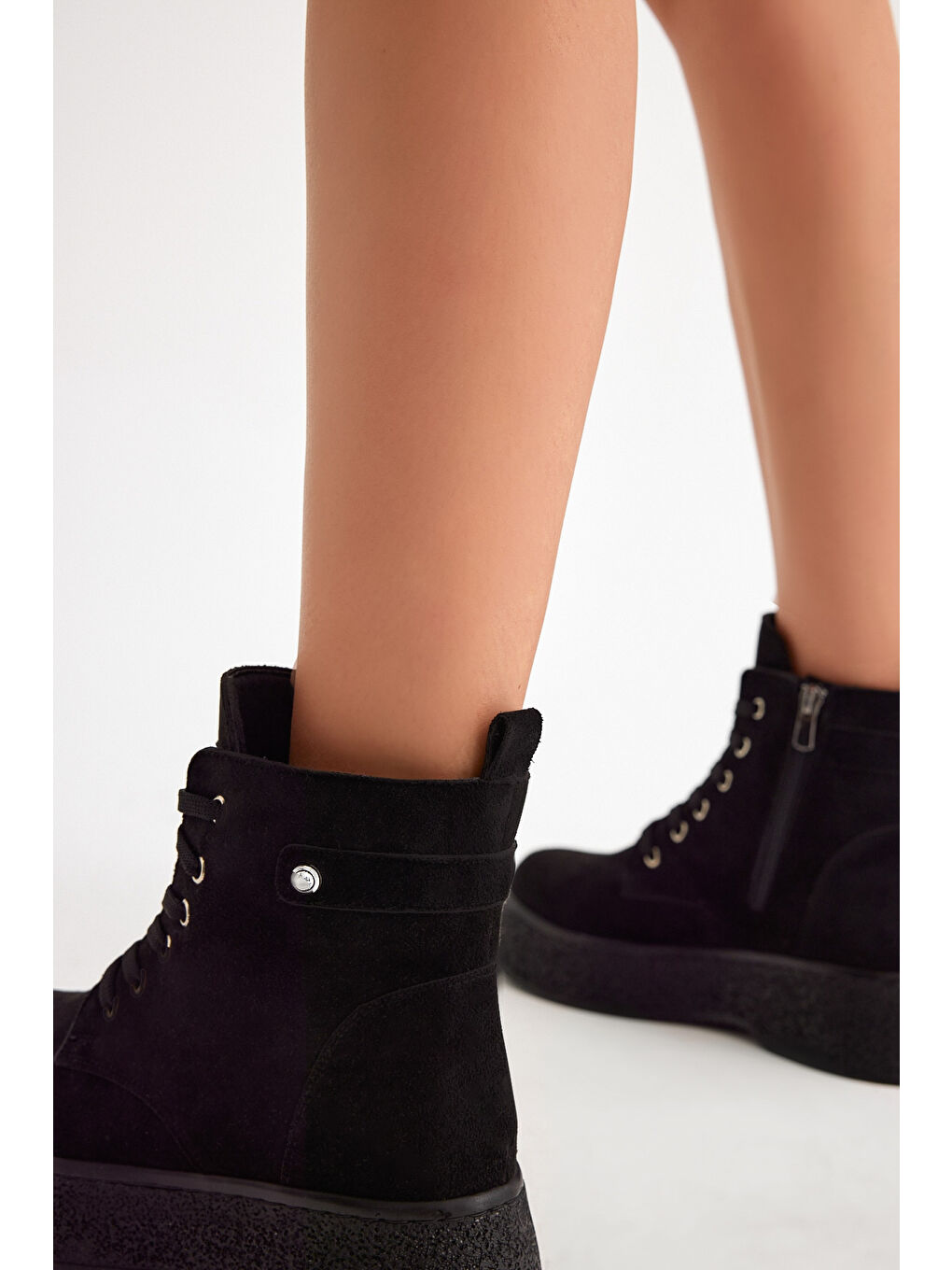 Kadın Siyah Süet Yüksek Poli Taban Bağcıklı Süet Bot-1